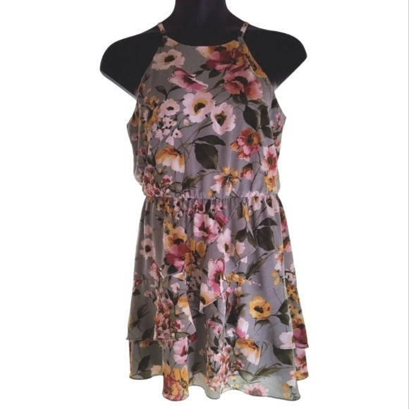 Iz Byer Dresses & Skirts - IZ Byer Flowy Floral Dress EUC ❤️